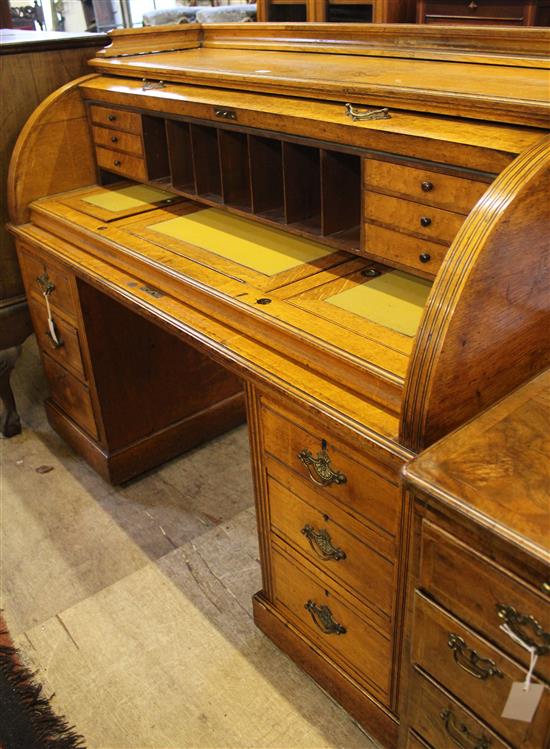 Victorian golden oak cylinder bureau(-)